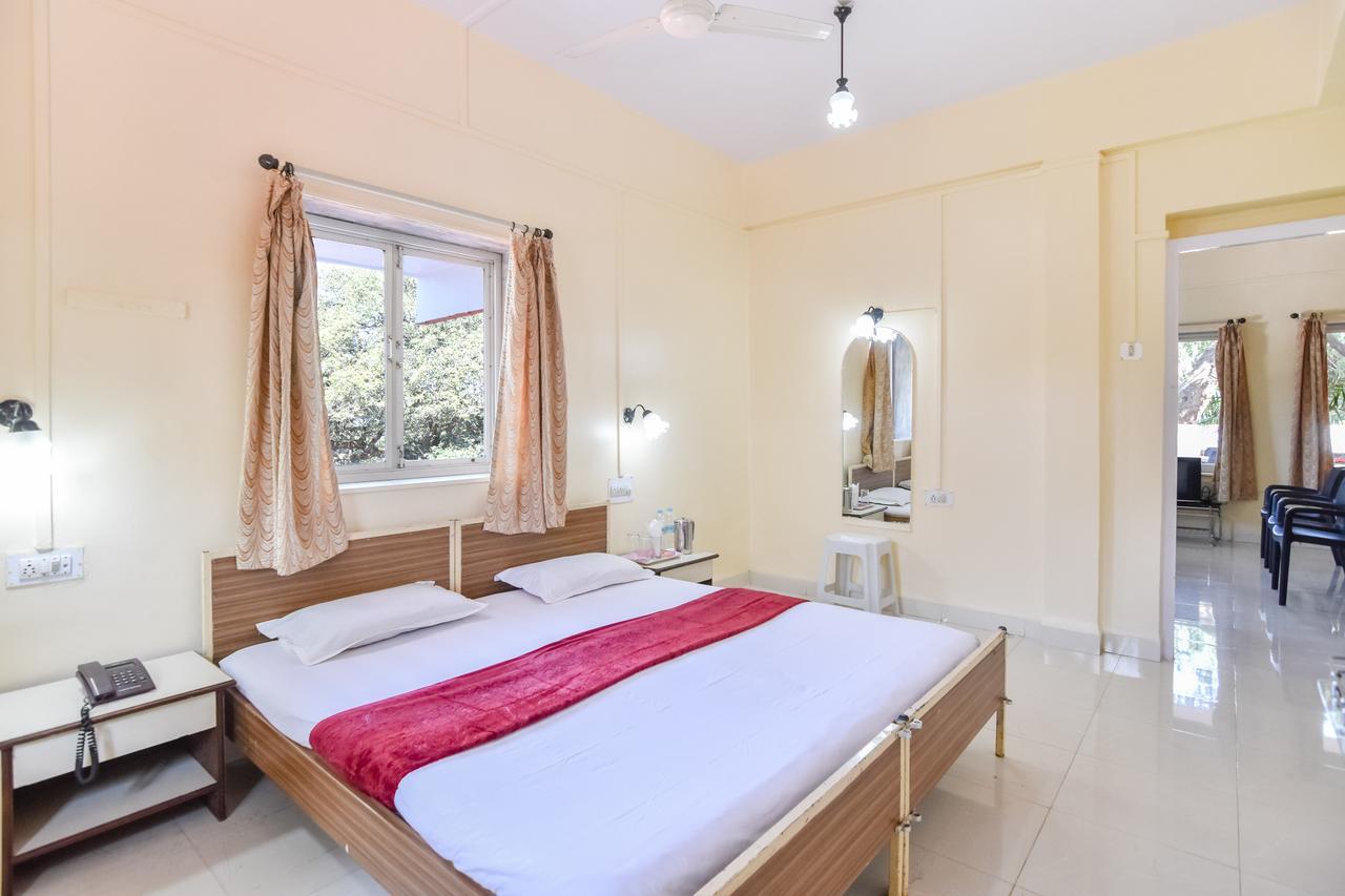 Hotel Stone House มหาบาเลชวาร์ ภายนอก รูปภาพ